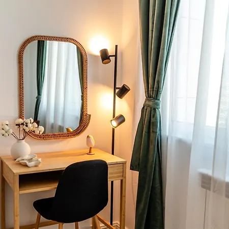 Olive Tree With Parking 3 Minutes Walk To The דירה *