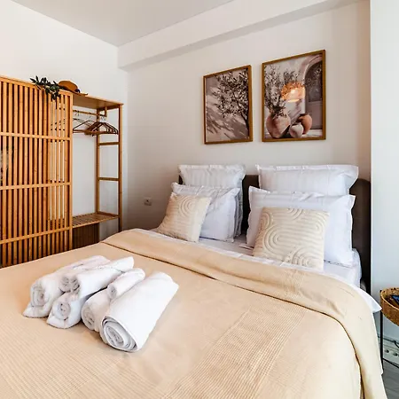Olive Tree With Parking 3 Minutes Walk To The Navodari