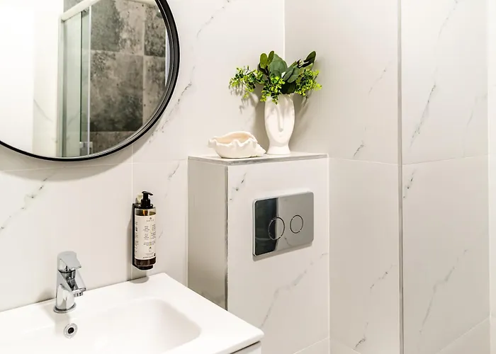 דירה Olive Tree With Parking 3 Minutes Walk To The *