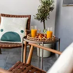 Olive Tree With Parking 3 Minutes Walk To The Apartamento *
