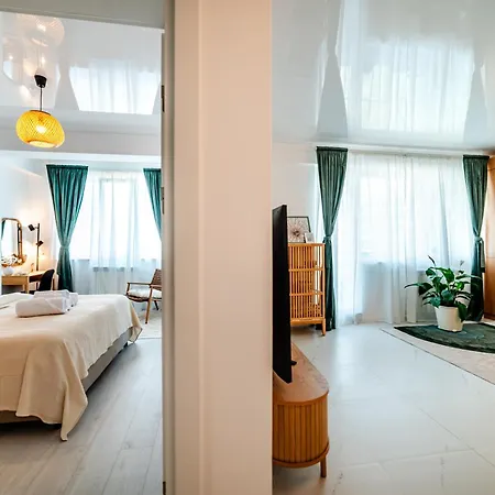 Olive Tree With Parking 3 Minutes Walk To The Apartment