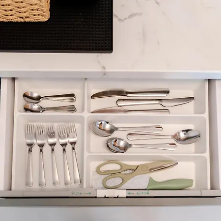 Apartment Olive Tree With Parking 3 Minutes Walk To The Năvodari