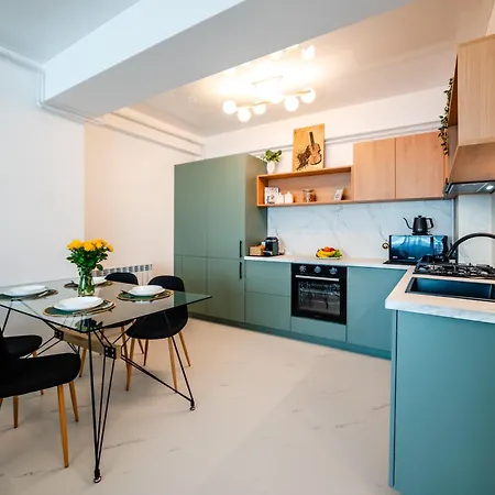 Olive Tree With Parking 3 Minutes Walk To The * Năvodari