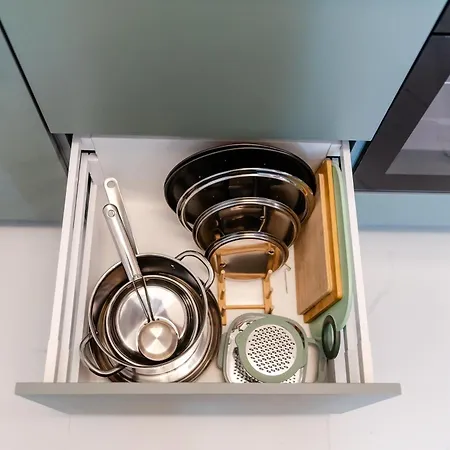 Olive Tree With Parking 3 Minutes Walk To The