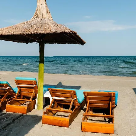 Olive Tree With Parking 3 Minutes Walk To The * Năvodari