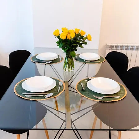 Olive Tree With Parking 3 Minutes Walk To The * Năvodari