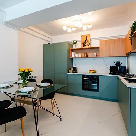 Olive Tree With Parking 3 Minutes Walk To The Apartment *