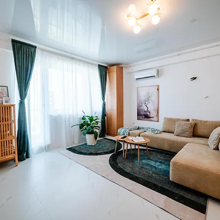 Olive Tree With Parking 3 Minutes Walk To The Apartment Năvodari