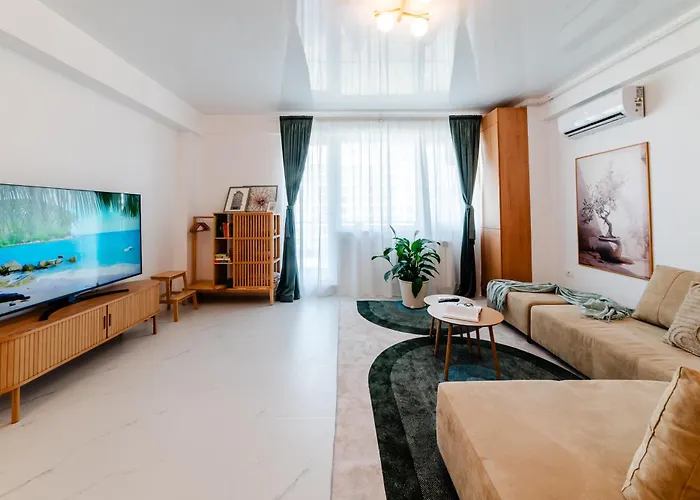 Olive Tree With Parking 3 Minutes Walk To The * Năvodari