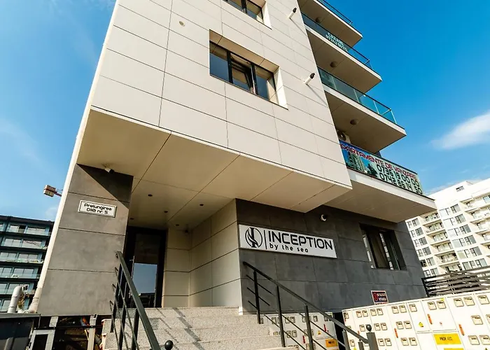 Olive Tree With Parking 3 Minutes Walk To The شقة Năvodari