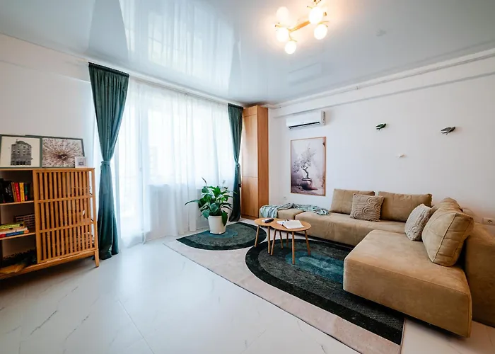 Olive Tree With Parking 3 Minutes Walk To The شقة Năvodari