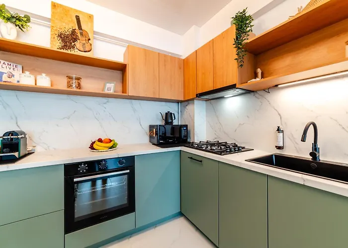 Olive Tree With Parking 3 Minutes Walk To The شقة Năvodari